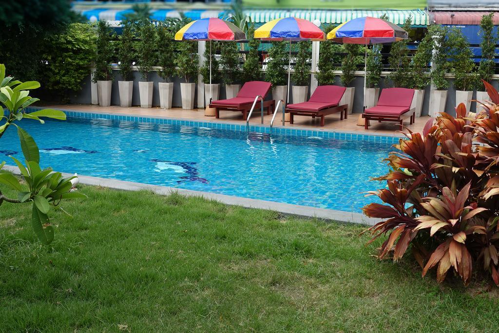 The Right Resort Pattaya Eksteriør bilde